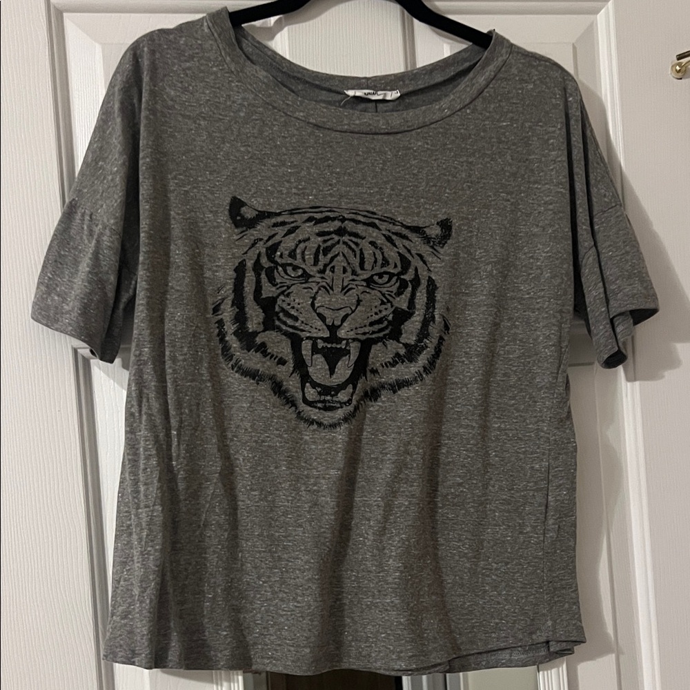 Tiger tee